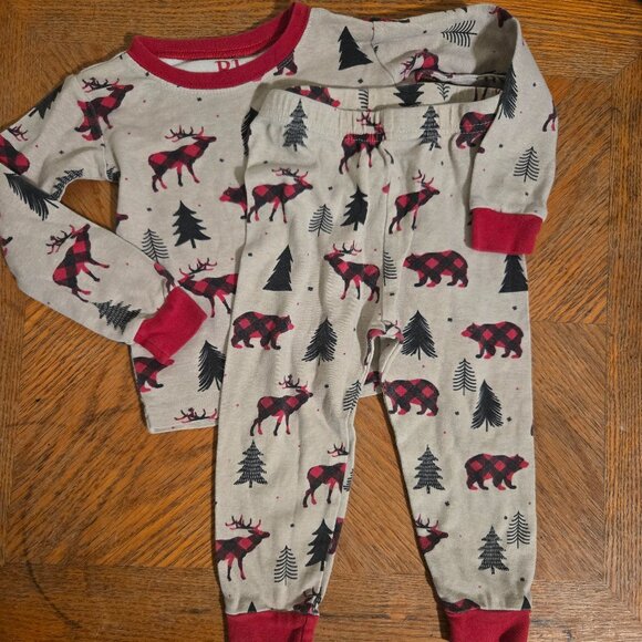 Set of 2, 2-piece 18-24month pajamas - Christmas - Picture 4 of 6
